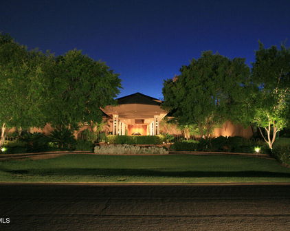 15 Biltmore Estates Drive, Phoenix