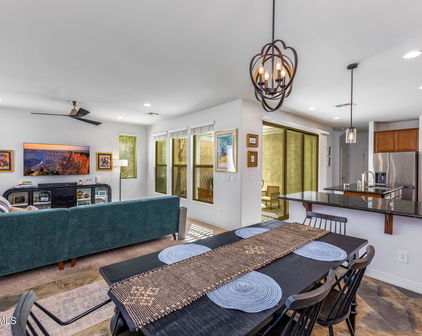 9007 W State Avenue, Glendale