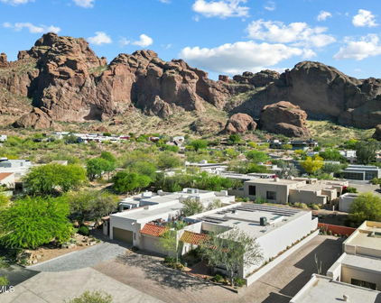 5804 N Echo Canyon Lane, Phoenix