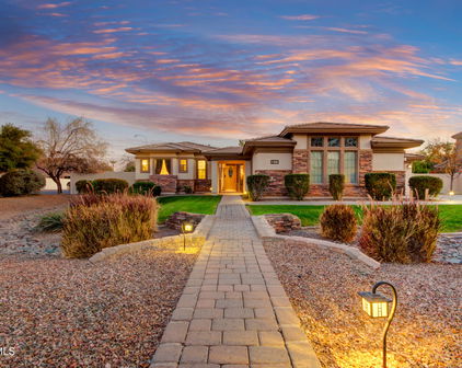 911 E Desert Inn Drive, Chandler