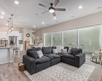 276 E Shamrock Drive, Chandler