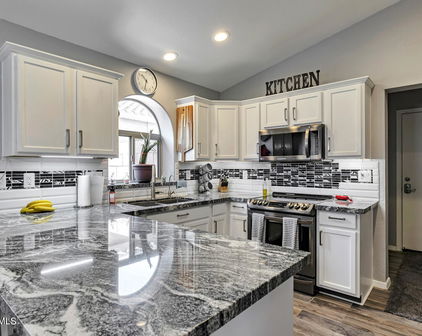 18477 N Canal Drive, Surprise