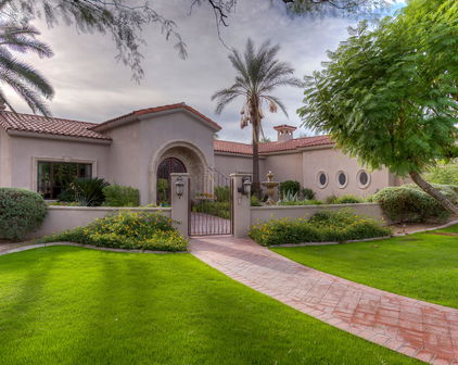 9061 N 53rd Place, Paradise Valley