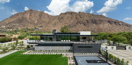 5814 E Camelback Road, Phoenix