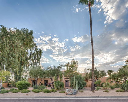 9820 N 60th Place, Paradise Valley