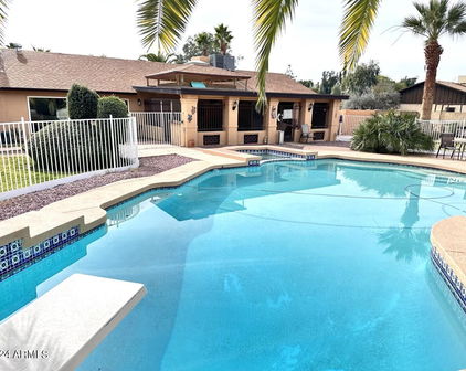 5762 W Shaw Butte Drive, Glendale