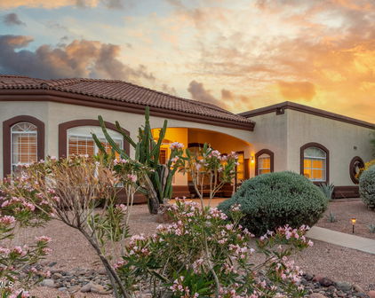 3001 E Winchcomb Drive, Phoenix