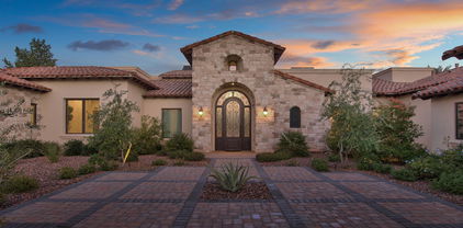 7807 N Calle Caballeros Street, Paradise Valley
