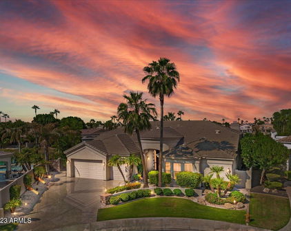 700 W Azalea Drive, Chandler