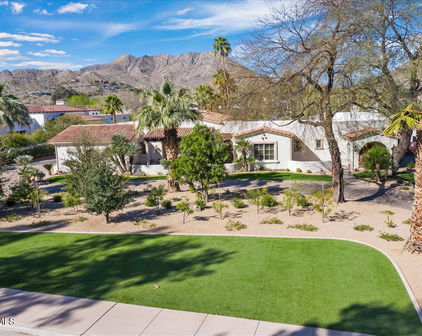 8634 N 52nd Street, Paradise Valley