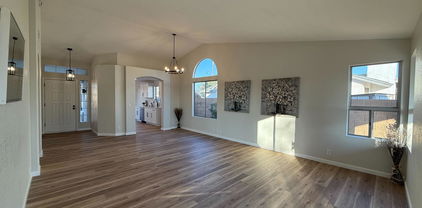 8537 W Sierra Vista Drive, Glendale