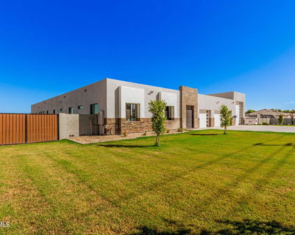 6521 N Citrus Road, Waddell