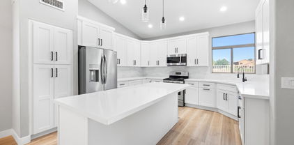 1089 S Western Skies Drive, Gilbert