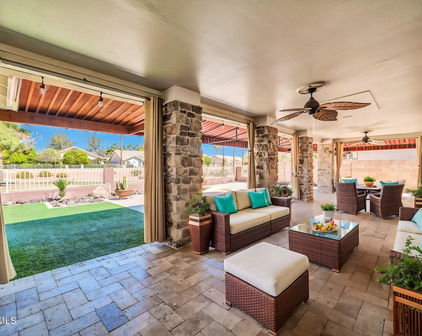 14266 W Kiowa Trail, Surprise