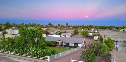 7431 N Citrus Road, Waddell