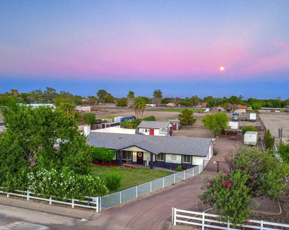 7431 N Citrus Road, Waddell