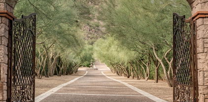 5612 N Yucca Road, Paradise Valley