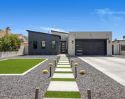 2225 E Whitton Avenue E, Phoenix image
