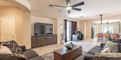870 E Runaway Bay Place, Chandler