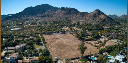 5748 E Mockingbird Lane Unit 1, Paradise Valley