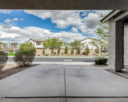 712 N Blackbird Drive, Gilbert
