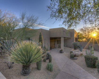 6405 E Old Paint Trail, Carefree