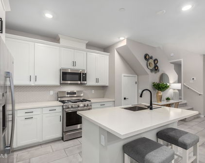729 E Zesta Lane Unit 102, Gilbert