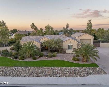 2330 E Brooks Farm Road, Gilbert