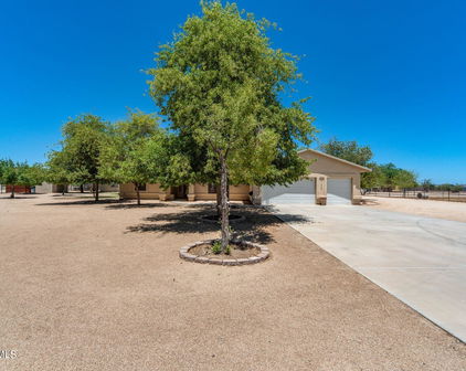17332 W Cochise Drive, Waddell
