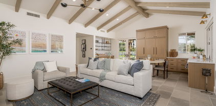 8817 N 58th Place, Paradise Valley