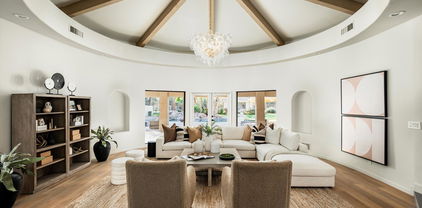 9128 N 70th Street, Paradise Valley