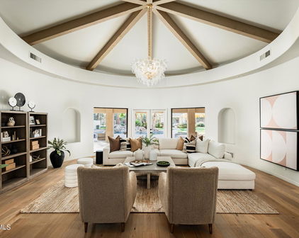 9128 N 70th Street, Paradise Valley