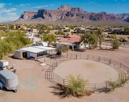 566 S Mountain View Road, Apache Junction