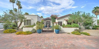 5862 E Berneil Lane, Paradise Valley
