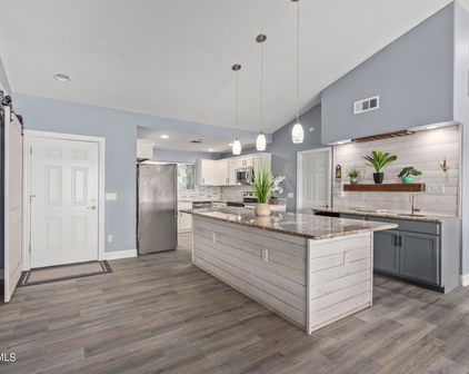 13213 W Wilshire Drive, Goodyear