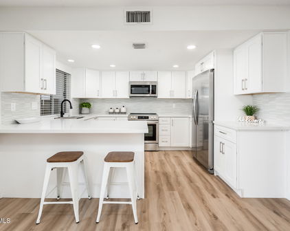 11225 S Tomah Street, Phoenix