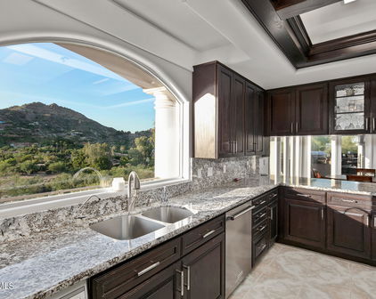 7110 N Red Ledge Drive, Paradise Valley