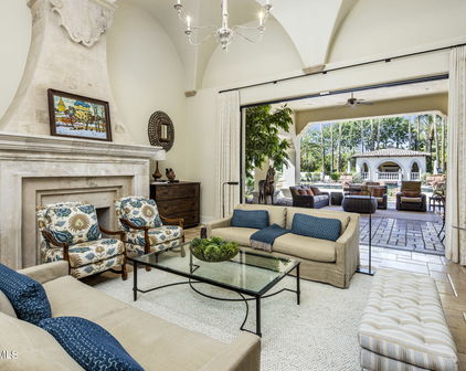 6672 E Cactus Wren Road, Paradise Valley