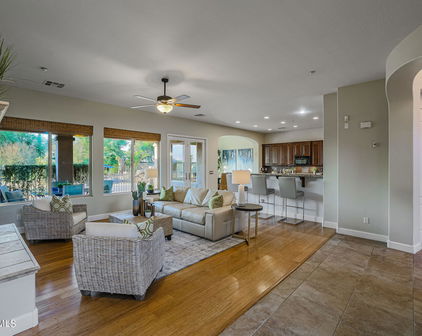 6708 W Pleasant Lane, Laveen