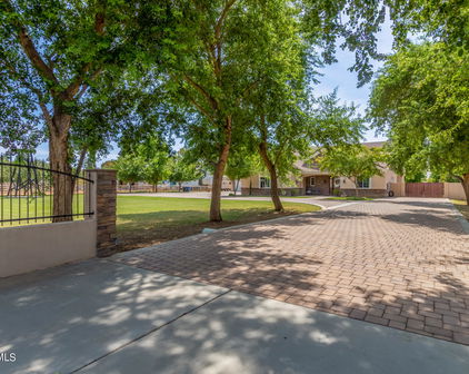 168 N Greenfield Road, Gilbert