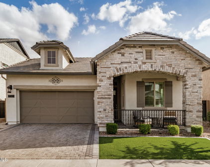 2081 E Warbler Road, Gilbert