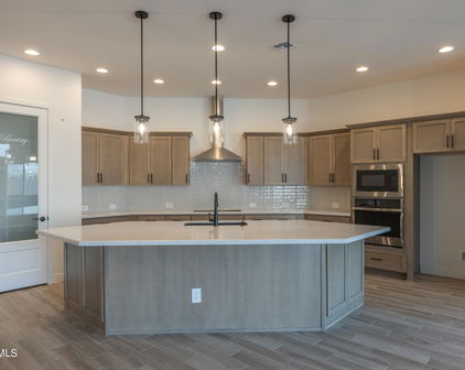 21482 W Minnezona Avenue, Buckeye
