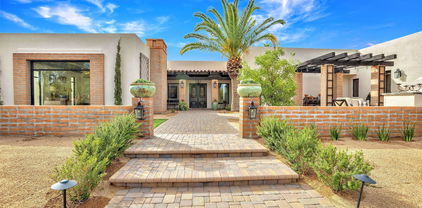 6611 E Peak View Road, Cave Creek