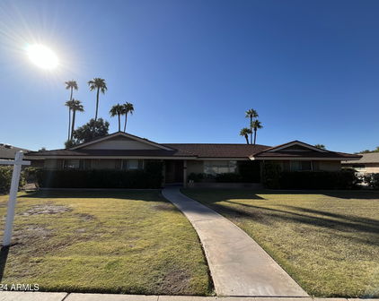 2033 E Laguna Drive, Tempe