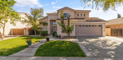 285 W Goldfinch Way, Chandler