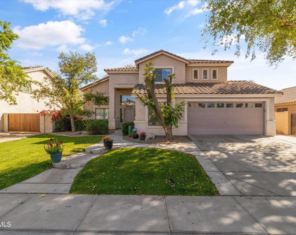 285 W Goldfinch Way, Chandler