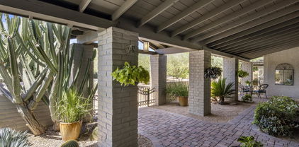 6120 E Redwing Road, Paradise Valley