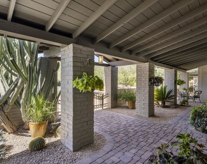 6120 E Redwing Road, Paradise Valley