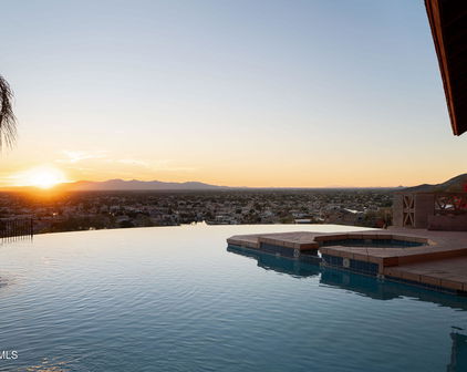 5113 W Arrowhead Lakes Drive, Glendale