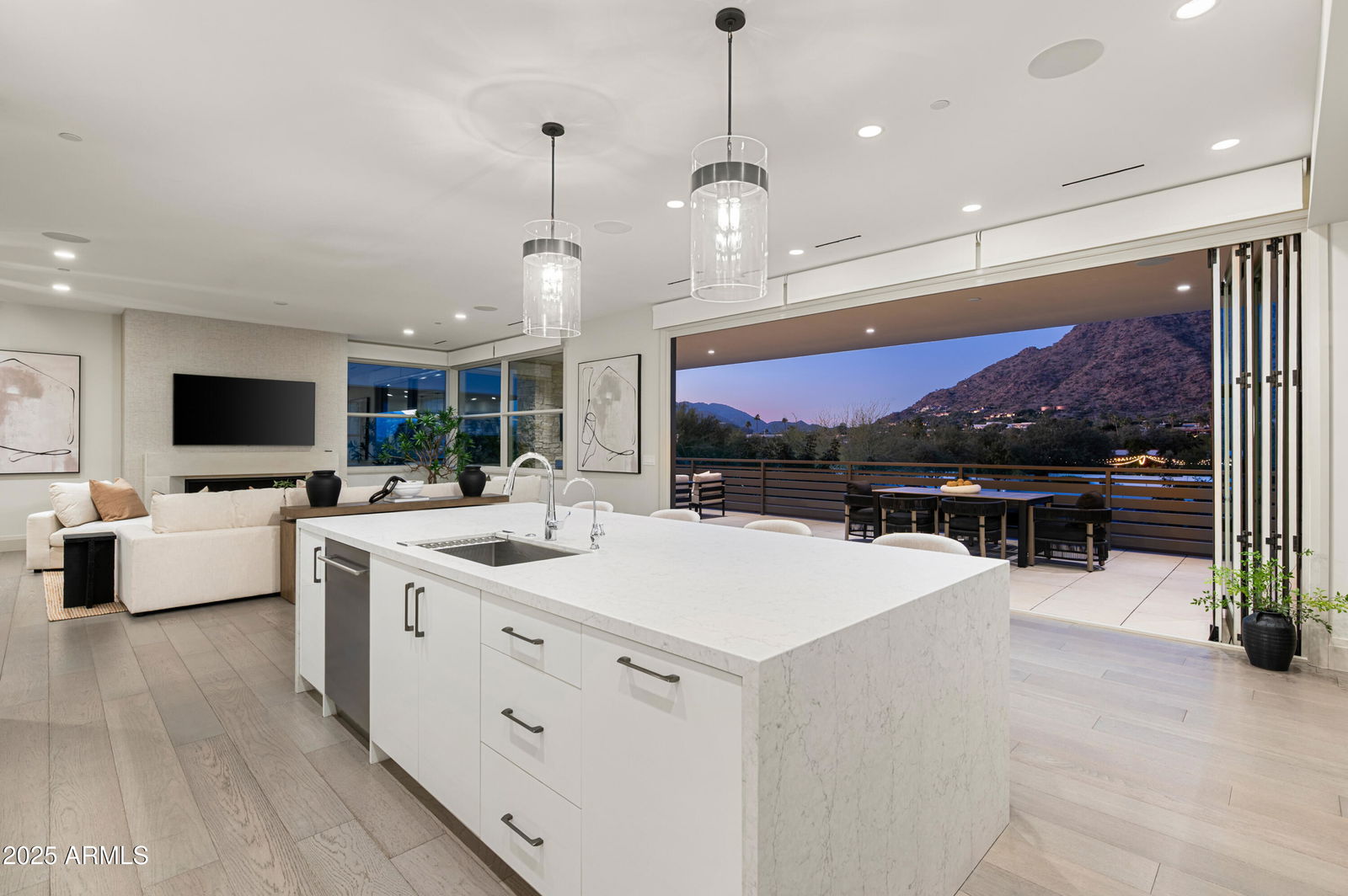 5580 E Stella Lane, Paradise Valley, 85253